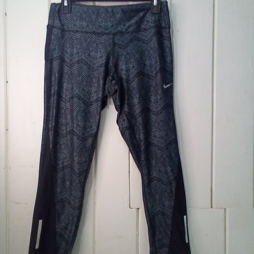Nike Leggings Cropped Capri Women M Dri-Fit Active Athletic Drawstring Pattern